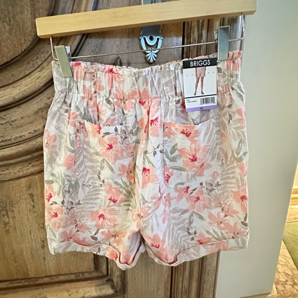 Briggs New York Women's Floral Shorts - Pink and Green
